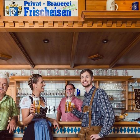 Brauerei Und Gasthof Frischeisen เคลไฮม์ ภายนอก รูปภาพ