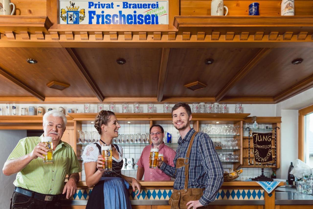 Brauerei Und Gasthof Frischeisen เคลไฮม์ ภายนอก รูปภาพ